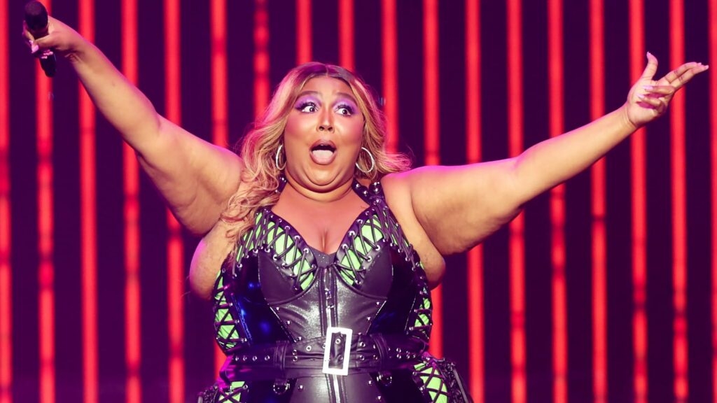Lizzo lawsuit legaal sue backup dancers